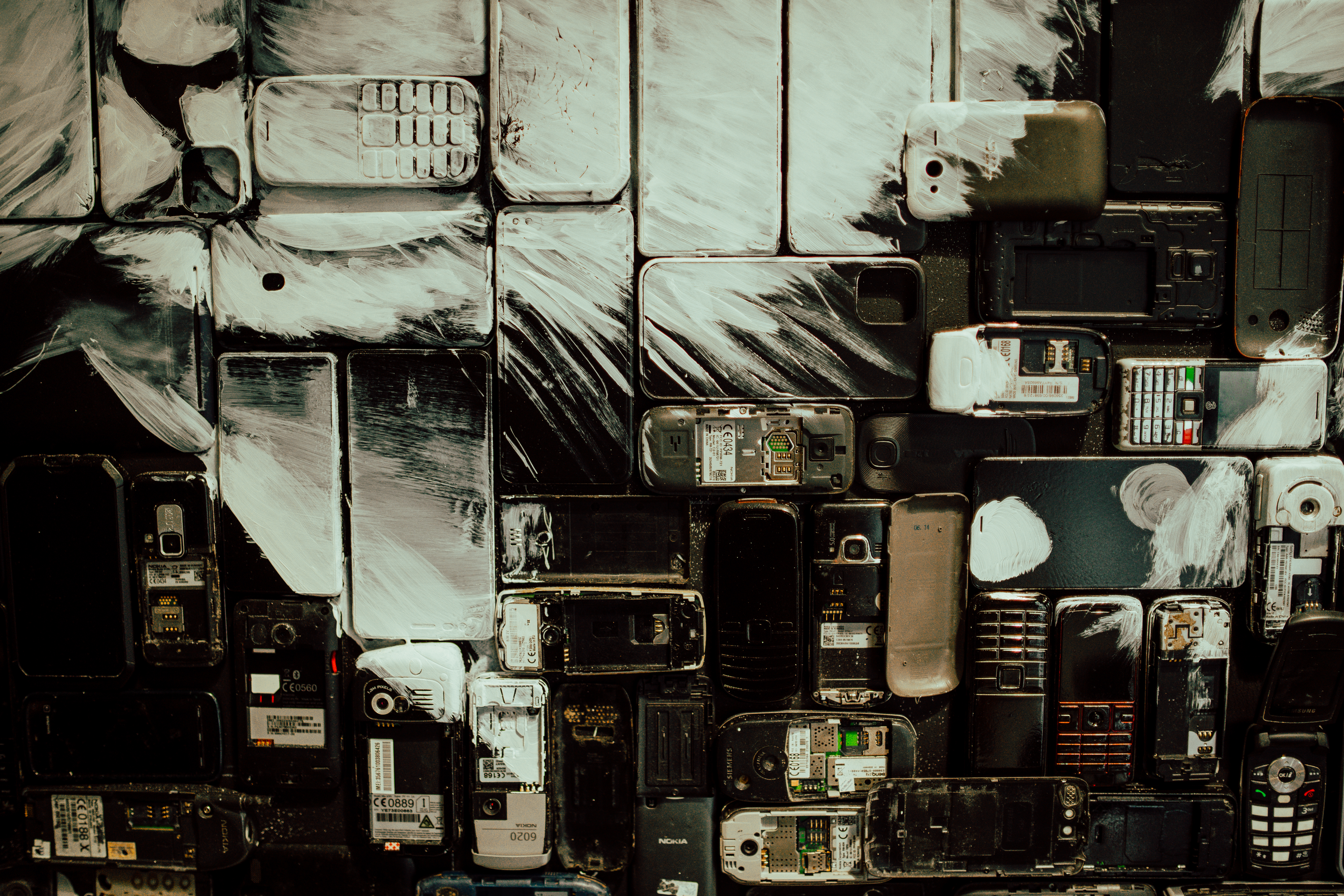 Telefonok részlete - Lagerfeld