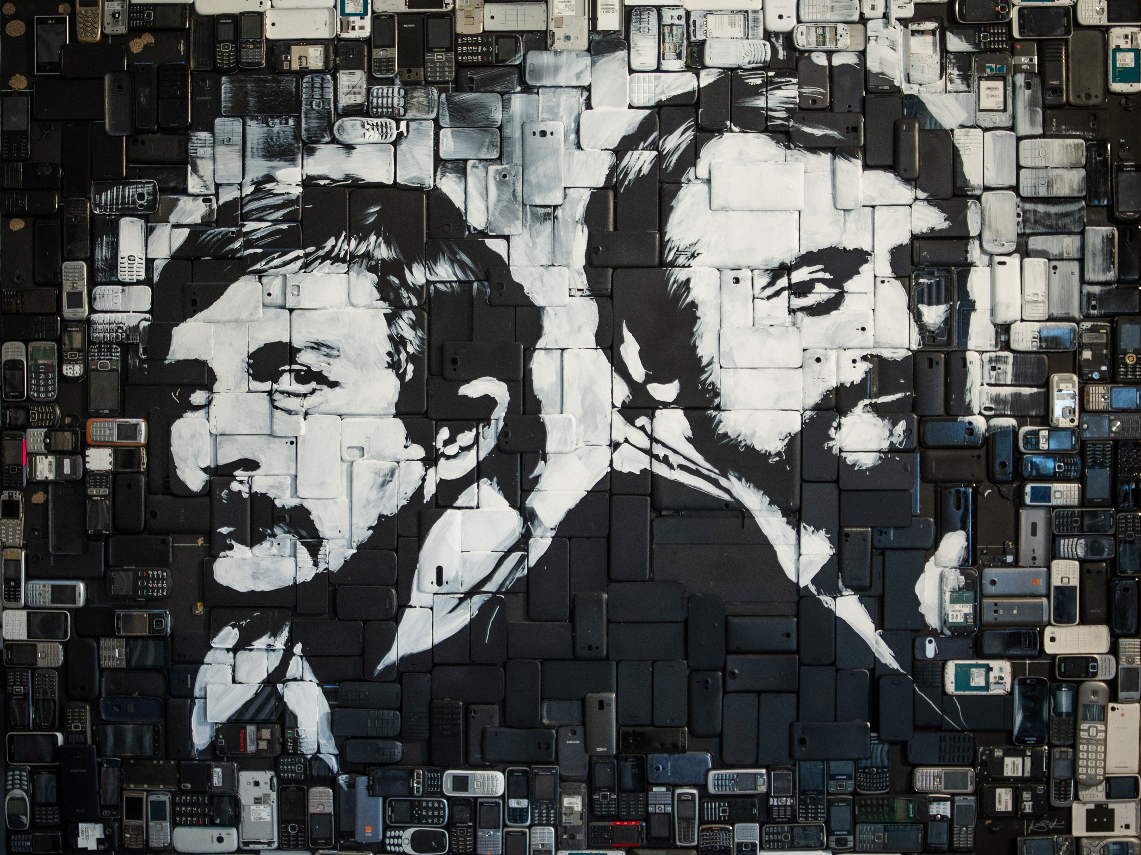 Részletek telefonokból - L+S